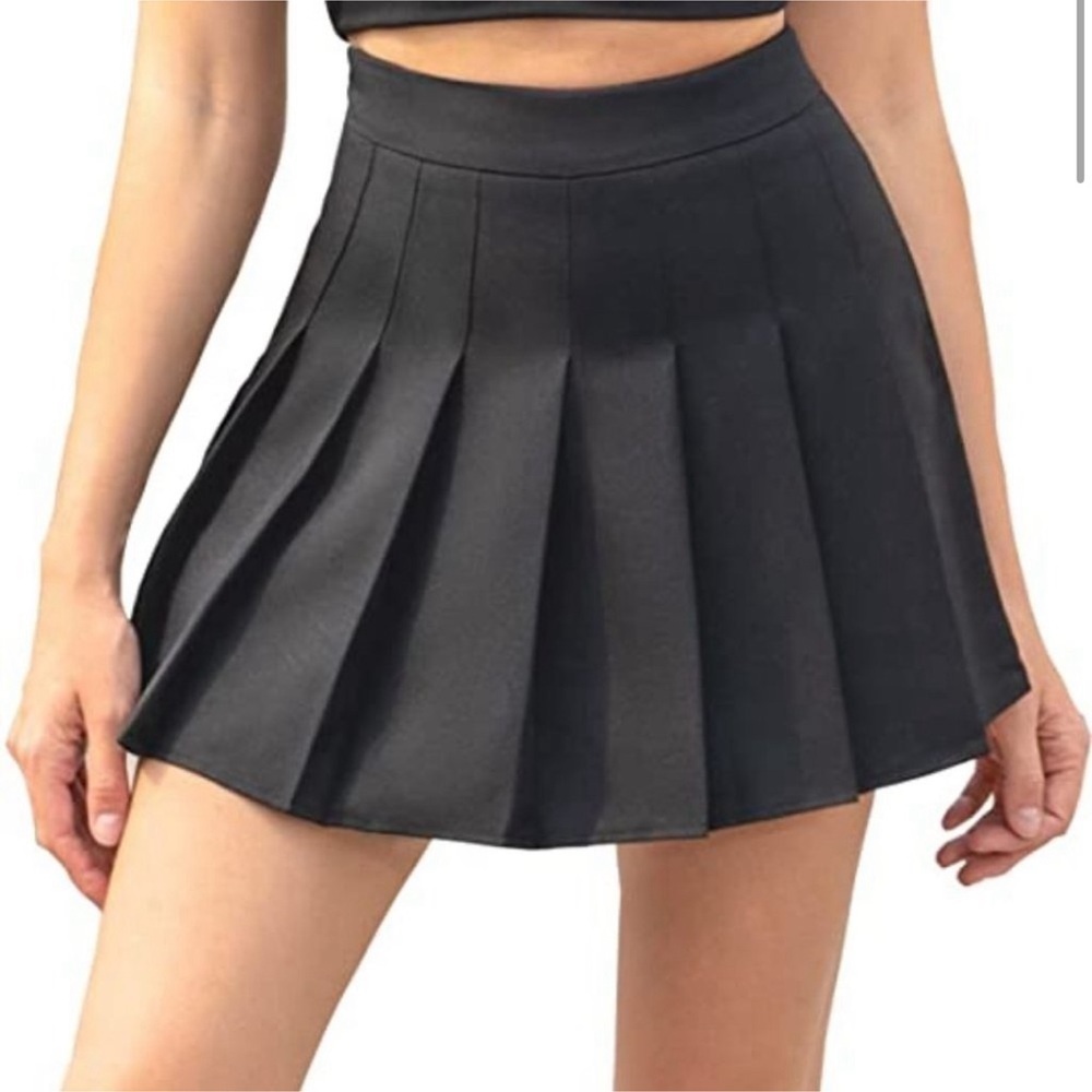 Black tennis skort skirt pleated NWT Size Medium